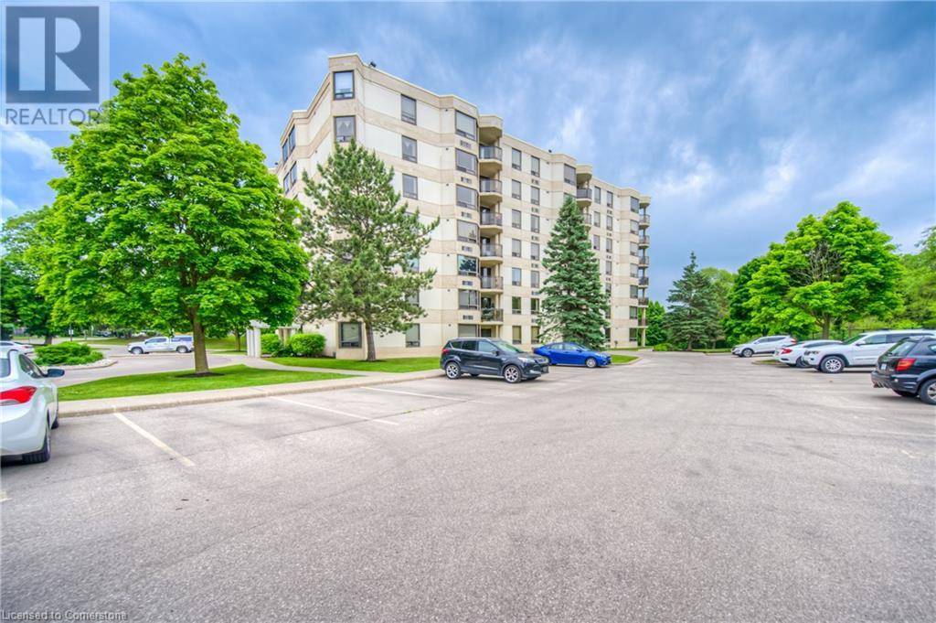 Cambridge, ON N3H5K6,688 PRESTON Pkwy #304