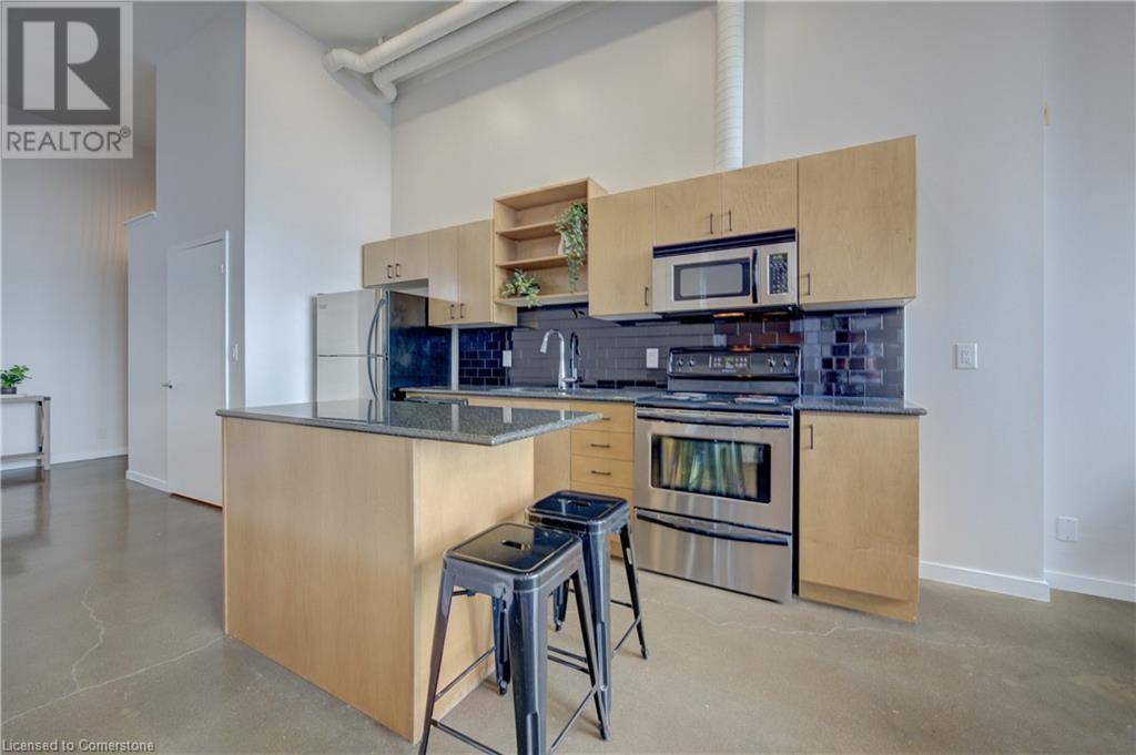 Kitchener, ON N2G2L5,404 KING ST West #524