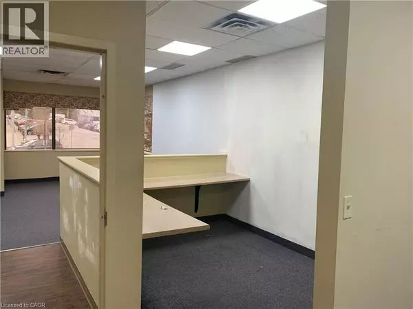 Guelph, ON N1H4J4,85 NORFOLK ST #201