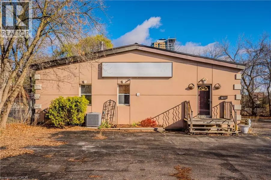 42 WALNUT Street, Kitchener, ON N2G1P6