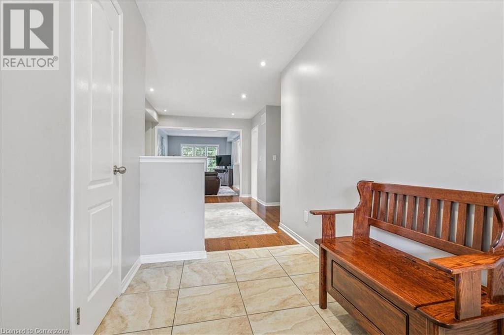 Burlington, ON L7M0H5,4810 CAPRI Crescent
