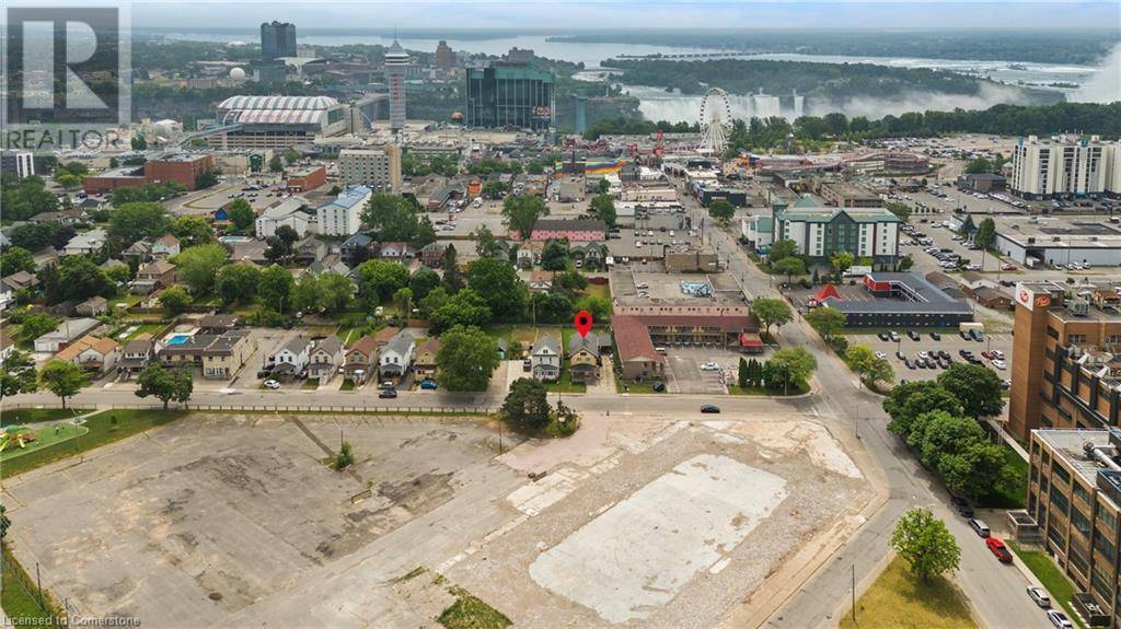 Niagara Falls, ON L2G3R7,5554 LEWIS Avenue
