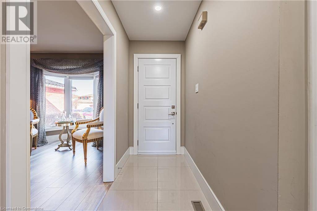 Hamilton, ON L8W3S7,103 BROUGHTON Avenue