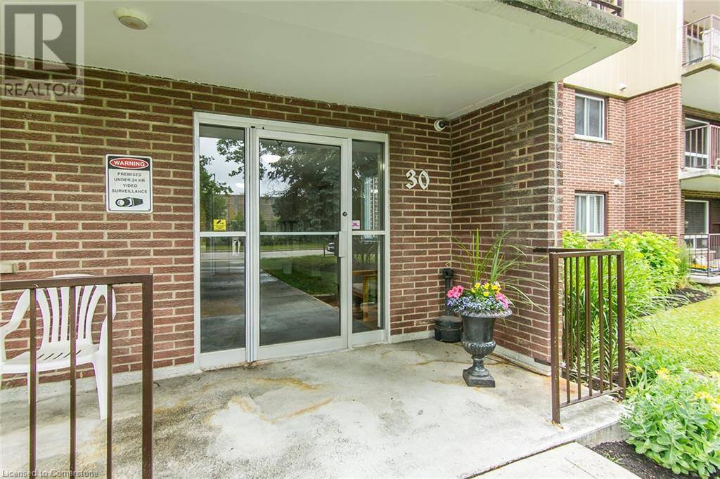 Kitchener, ON N2M4N6,30 AVALON PL #203