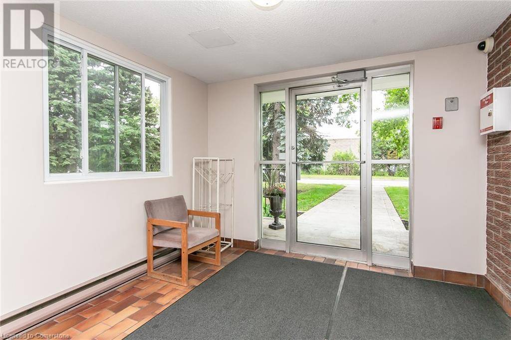 Kitchener, ON N2M4N6,30 AVALON PL #203