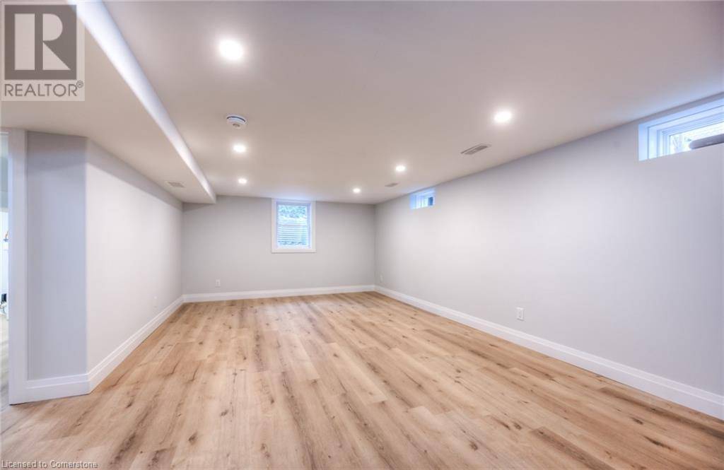 Kitchener, ON N2C1Y5,204 CLARK AVE #LOWER