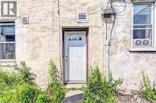 Cambridge, ON N1R3J3,15 AINSLIE Street N