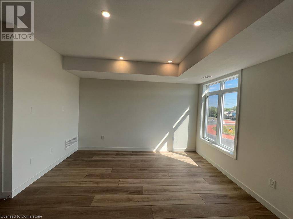 Cambridge, ON N1P0B6,405 MYERS RD #25