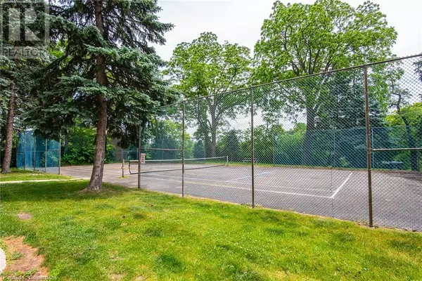 Kitchener, ON N2H6P2,260 SHELDON AVE North #810