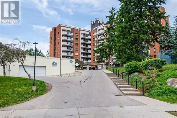 Kitchener, ON N2H6P2,260 SHELDON AVE North #810