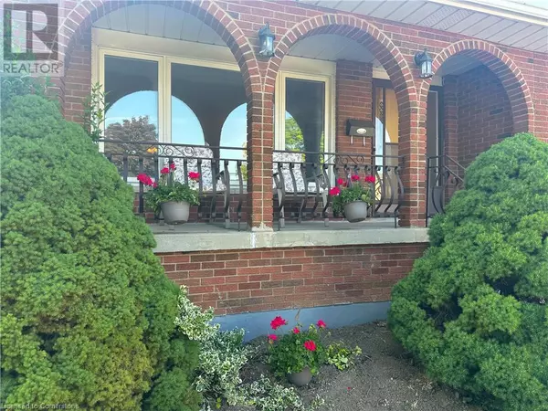 Hamilton, ON L8V4R4,233 LAWNHURST Court