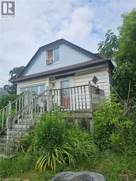 Hamilton, ON L8H6V6,543 WATERLOO Street