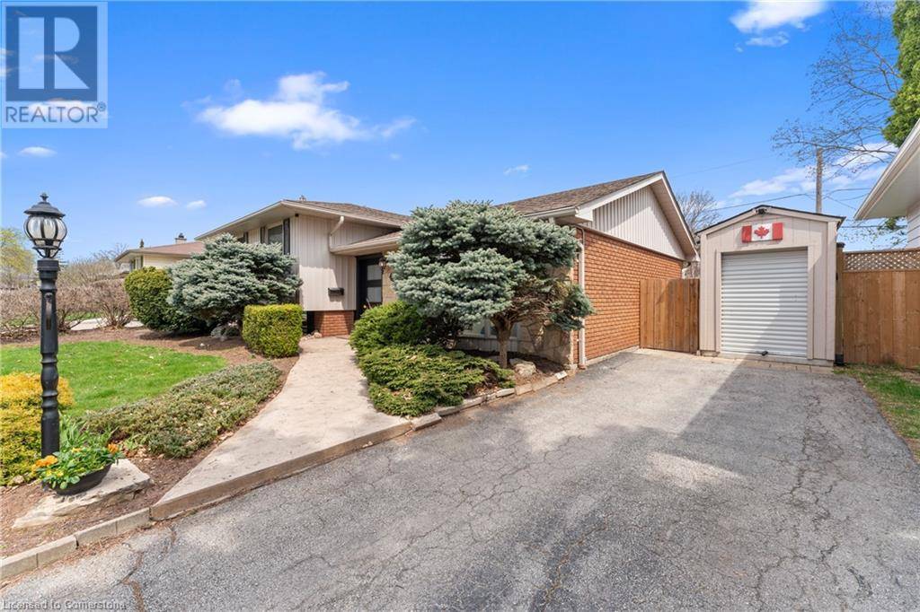 Burlington, ON L7N3B9,637 THORNWOOD Avenue