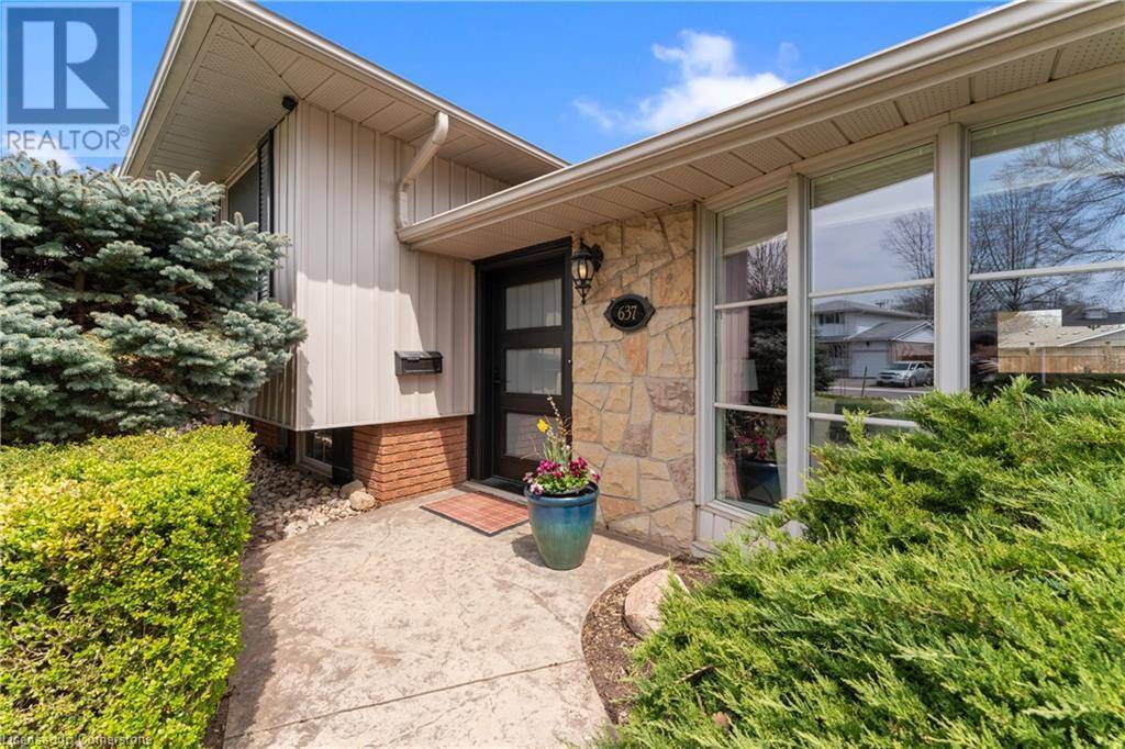 Burlington, ON L7N3B9,637 THORNWOOD Avenue