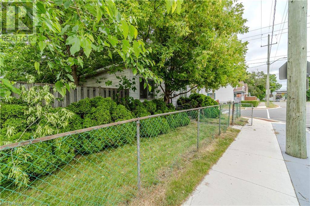 Brantford, ON N3S6G8,284 RAWDON Street