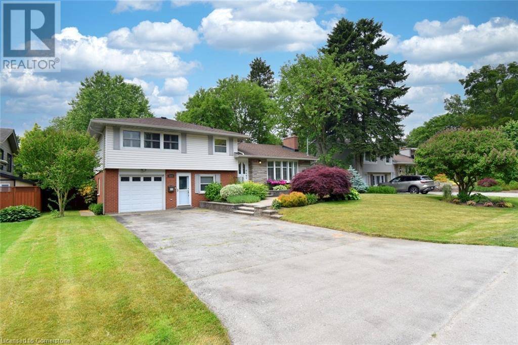 Burlington, ON L7T3W6,626 VANDERBURGH Drive