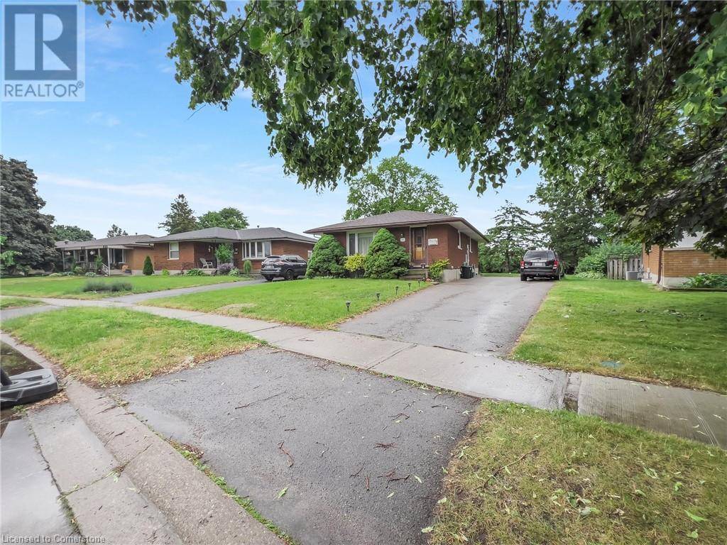 Brantford, ON N3R5E8,30 BLUERIDGE Crescent
