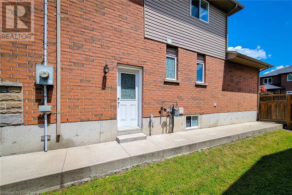Hamilton, ON L9C5R6,929 WEST 5TH Street