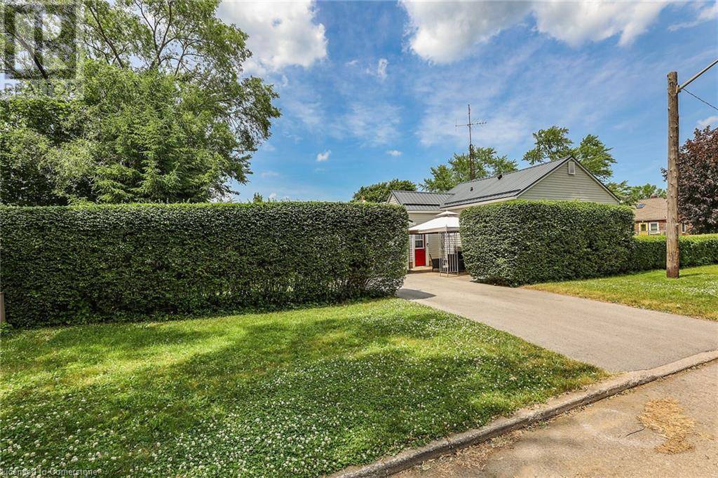 St. Catharines, ON L2N1Y2,29 SANDOWN Street