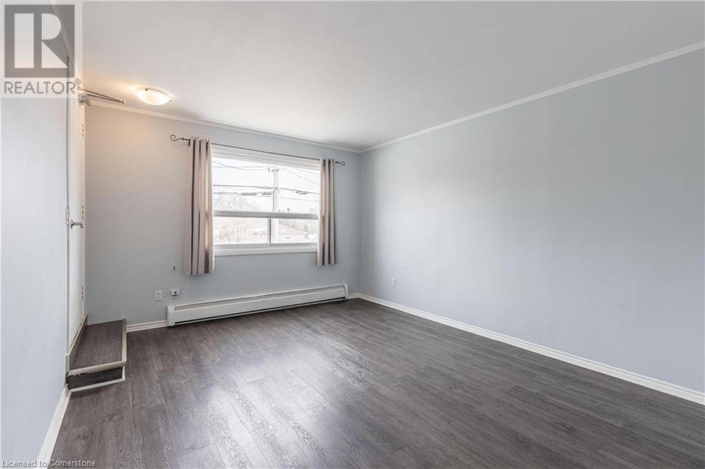 Grimsby, ON L3M2B4,3 OLIVE ST #3E