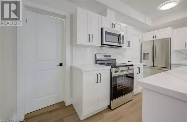 Kitchener, ON N2G3J5,17 PETER ST #1