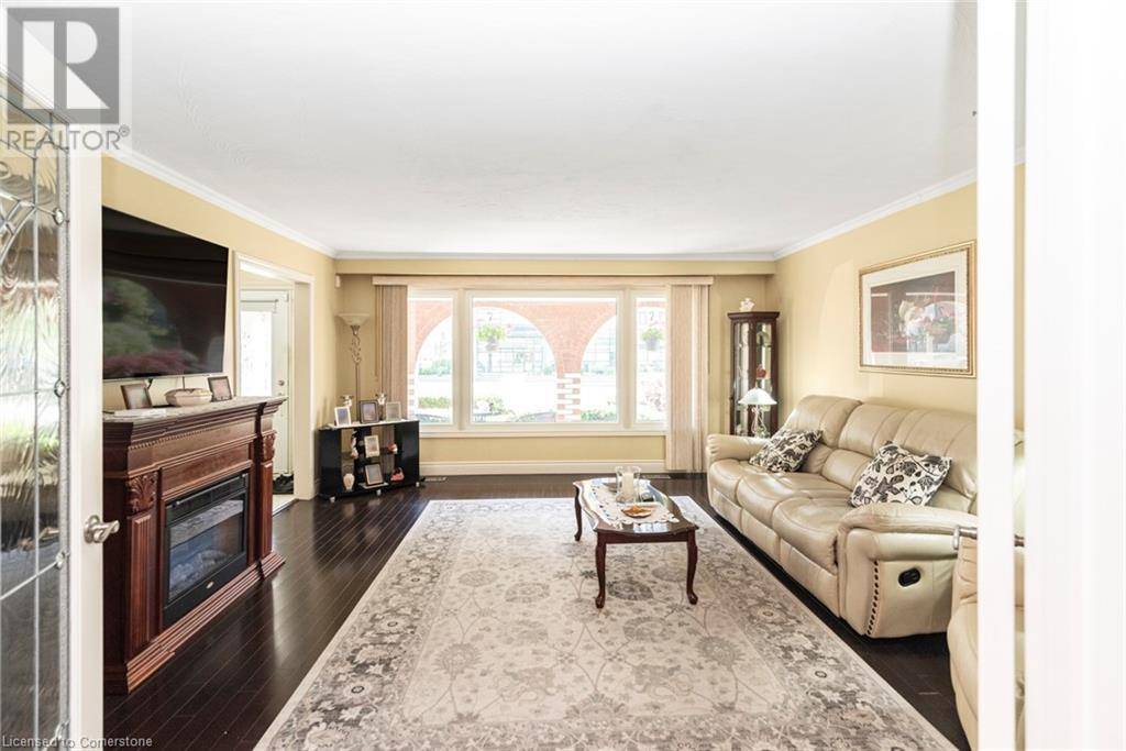 Hamilton, ON L8G2C4,58 CENTENNIAL Parkway S