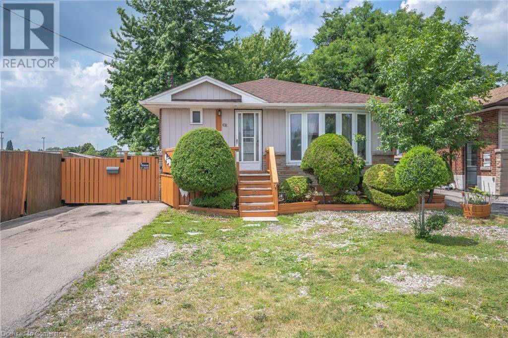 676 UPPER WENTWORTH Street, Hamilton, ON L9A4V5