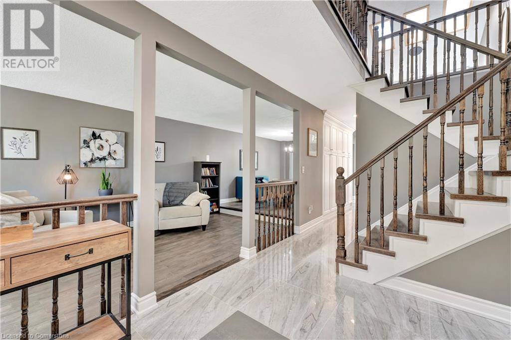 Waterloo, ON N2T1R3,305 WILTSHIRE Place