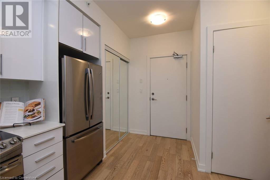Toronto, ON M5V0G8,20 BRUYERES Mews #330