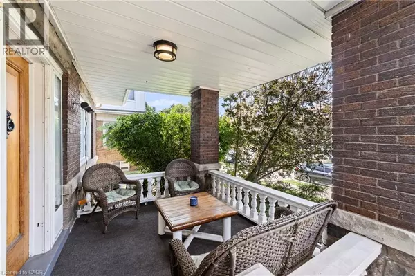 Hamilton, ON L8M2V5,91 BARNESDALE Boulevard