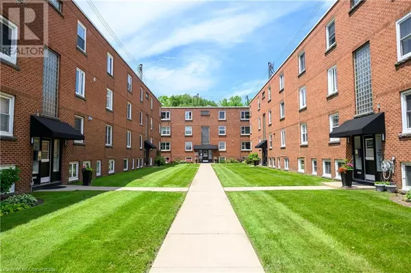 1349 LAKESHORE RD #22, Burlington, ON L7S1B1