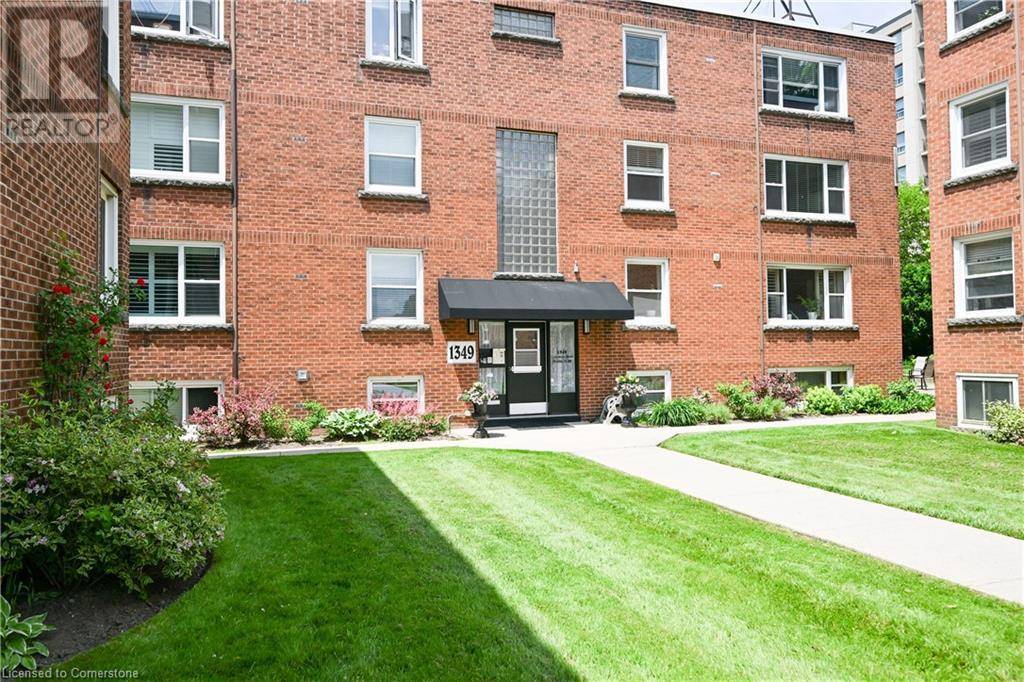 Burlington, ON L7S1B1,1349 LAKESHORE RD #22