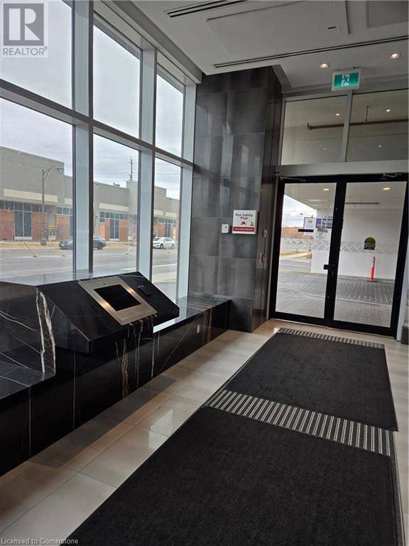 Oakville, ON L6H3R7,2481 TAUNTON RD #802