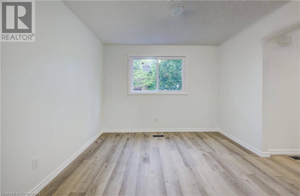 Welland, ON L3C6P1,195 DENISTOUN ST #225