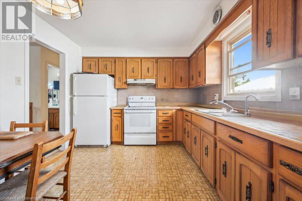 Guelph, ON N1G3R2,407 IRONWOOD Road