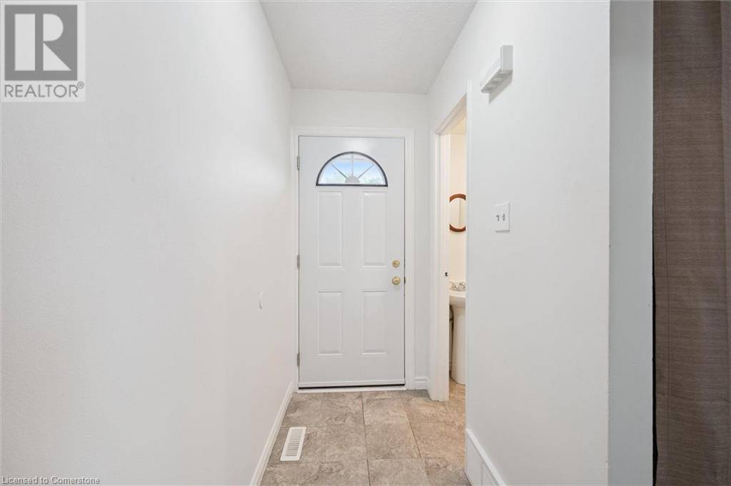 Waterloo, ON N2J4G3,320 BLUEVALE ST North #A