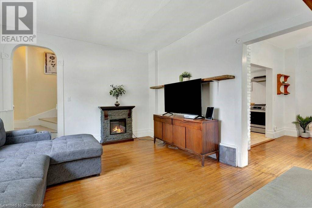 Cambridge, ON N3H3X6,405 MARGARET Street