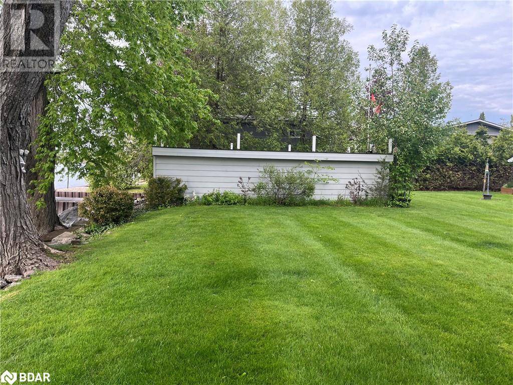 Oro-medonte, ON L3V0K8,155 PARKSIDE DR Drive