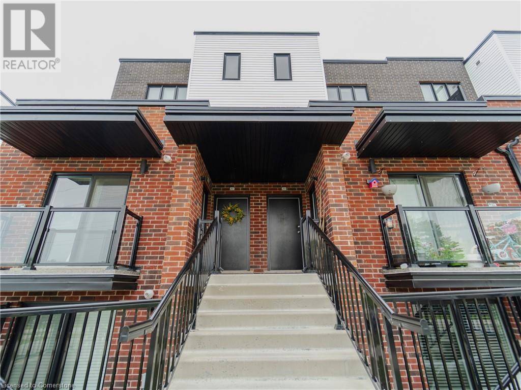 261 CHAPEL Drive, Kitchener, ON N2R1N5