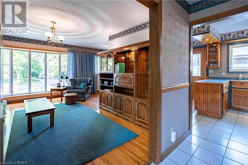 Brantford, ON N3R5G2,50 PALM Crescent