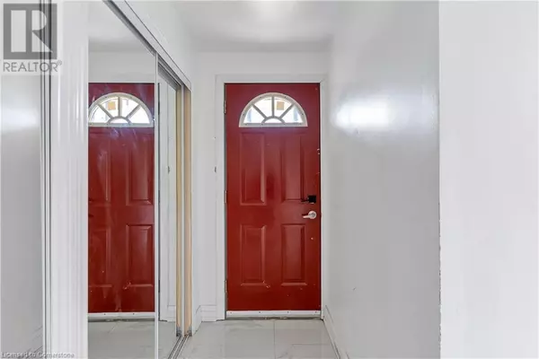 Stoney Creek, ON L8G3W3,93 CORMAN Avenue