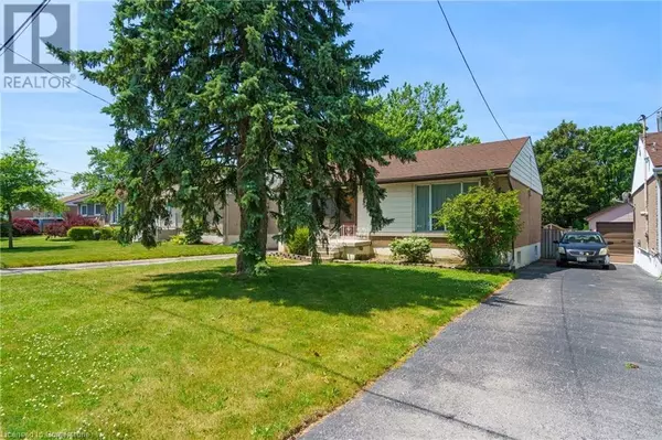 Hamilton, ON L8V4B8,402 EAST 37TH Street