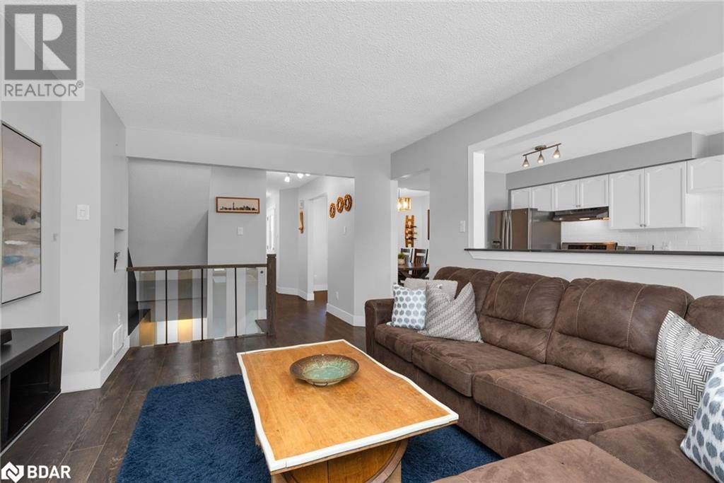 Barrie, ON L4M5X4,50 ROSENFELD Drive