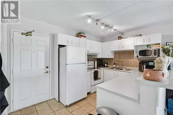 Burlington, ON L7M4P1,1451 WALKER'S Line #313