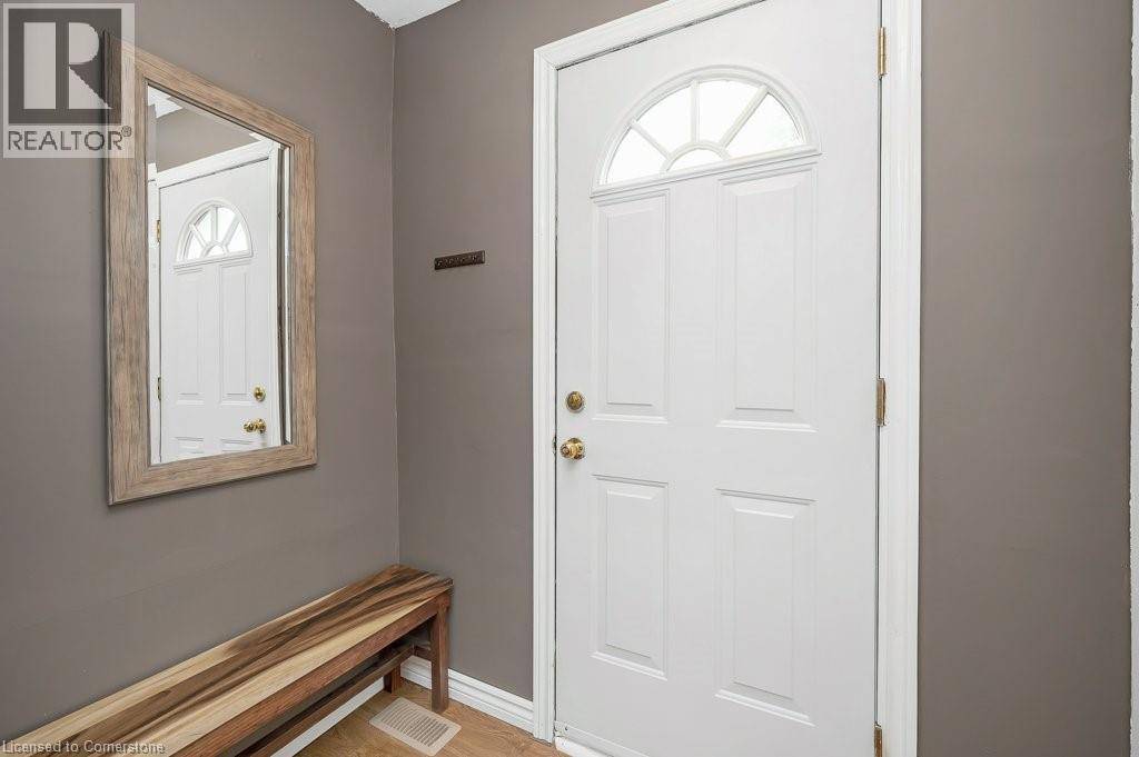 Hamilton, ON L9C4L1,891 GARTH Street