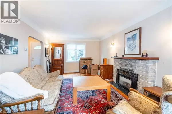 Burlington, ON L7R2P2,580 EMERALD Street