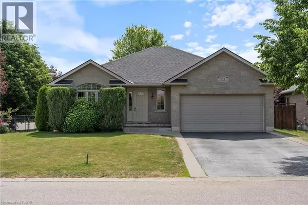 Waterford, ON N0E1Y0,332 DUNCOMBE Road