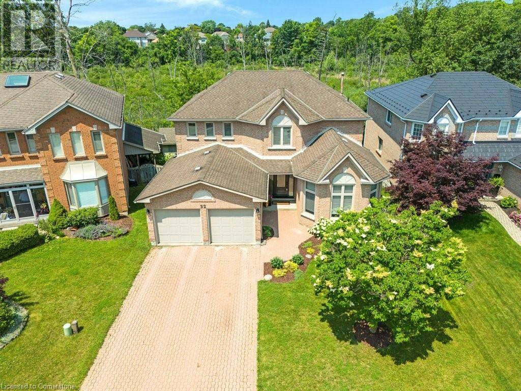 32 KINGFISHER Crescent, Cambridge, ON N1T1P9
