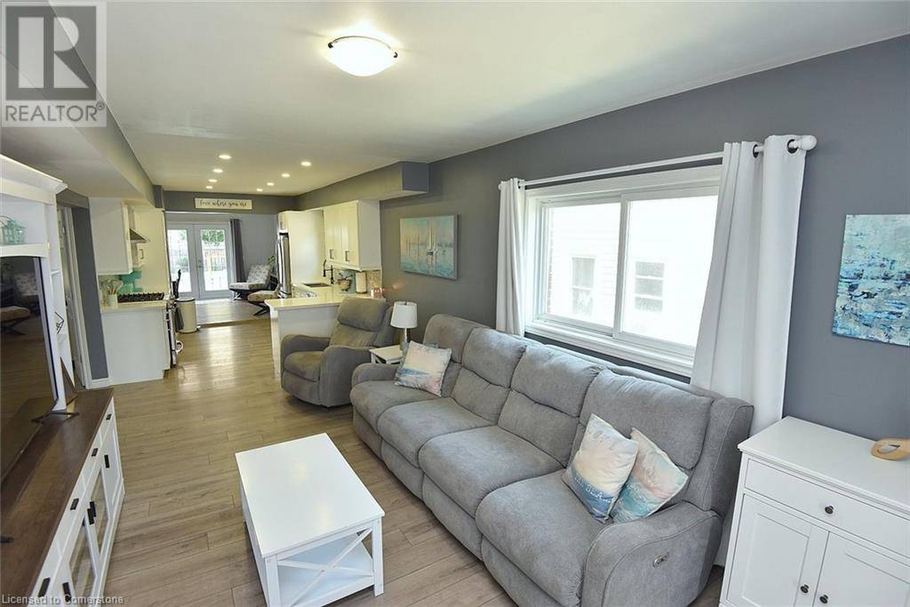 St. Catharines, ON L2R4A8,97 PAGE Street
