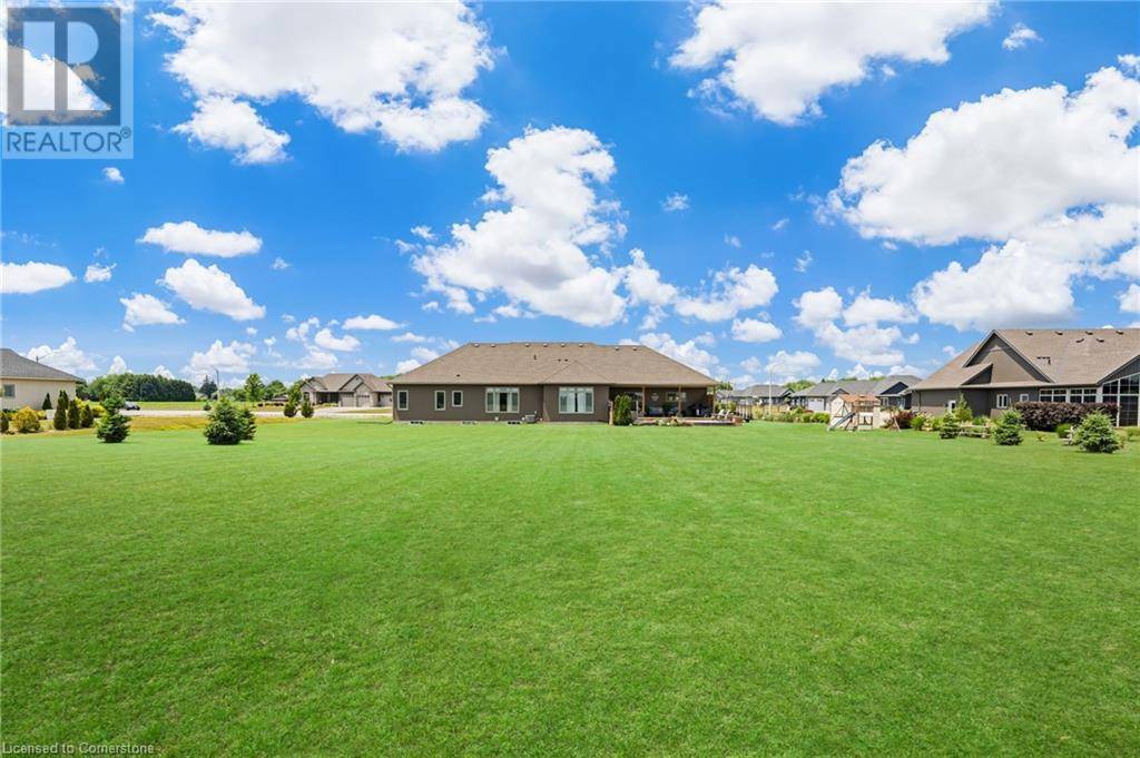 Dunnville, ON N1A2W2,5 SILVERTHORNE Court